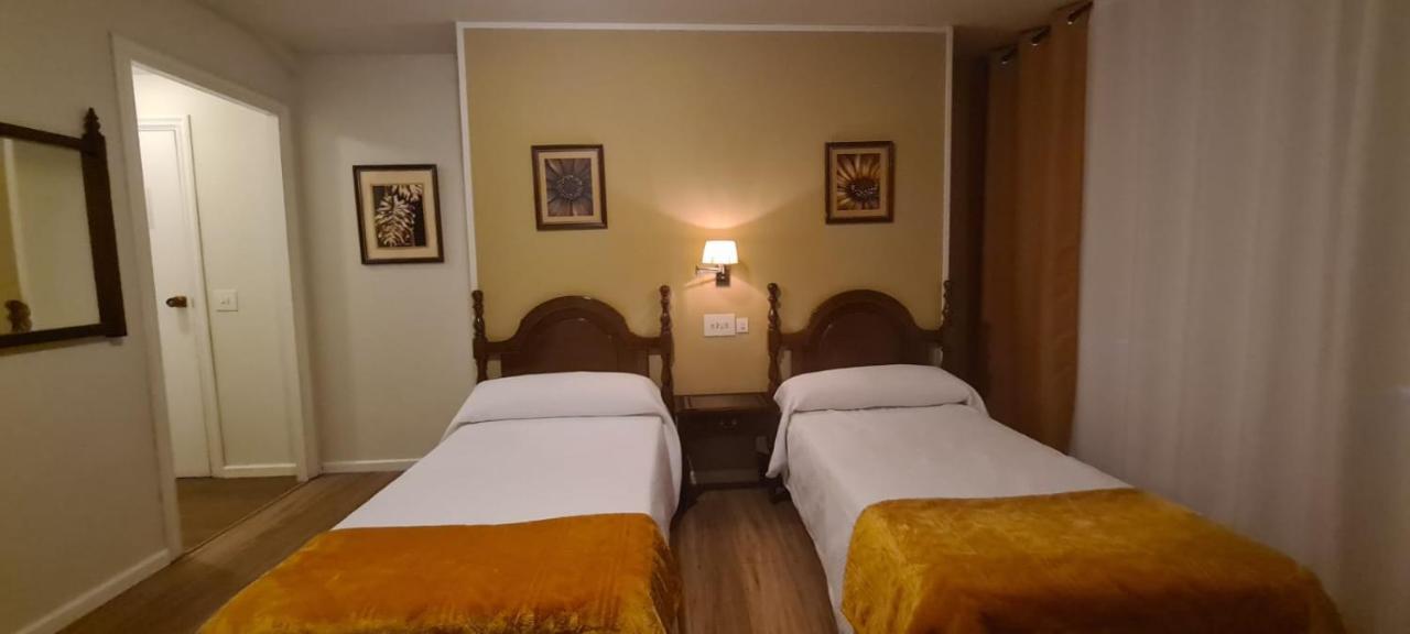 Hotel La Casa De La Abuela à Narón Extérieur photo